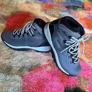 Columbia- Omni-Grip waterproof hiking boots. Size 8.5. Black, gray, light blue.